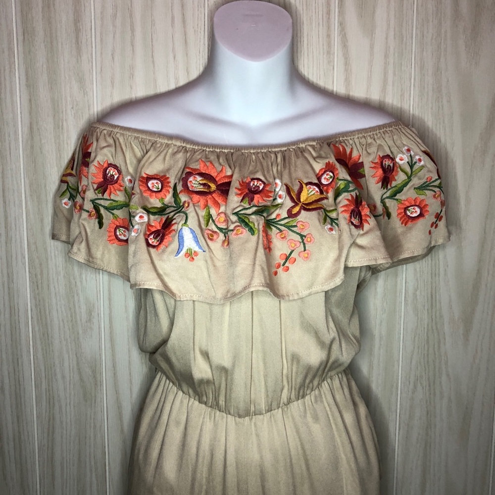 Davi & Dani Embroidered Jumpsuit - Picture 4 of 6